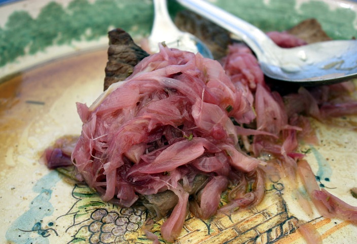tonno con cipollata sicilia