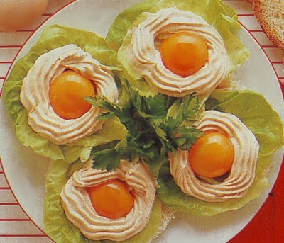 Uova in crema di salmone